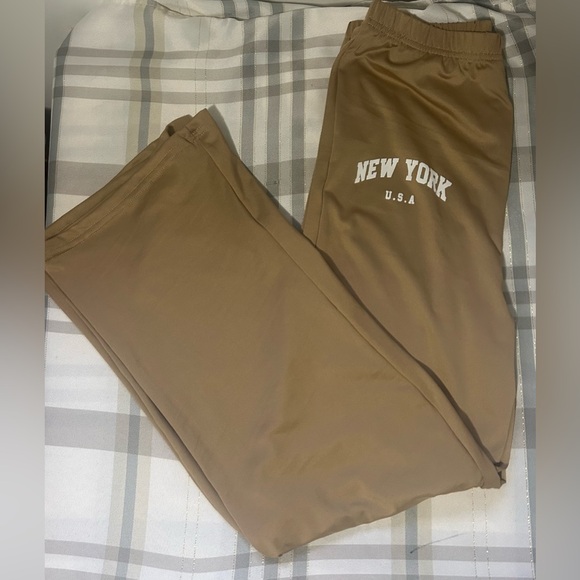 GIRLS CLOTHING BUNDLE SIZE 10/12 FLARED LEGGINGS GRINCH PJS ROOTS JOGGERS UMBRO - Picture 9 of 15